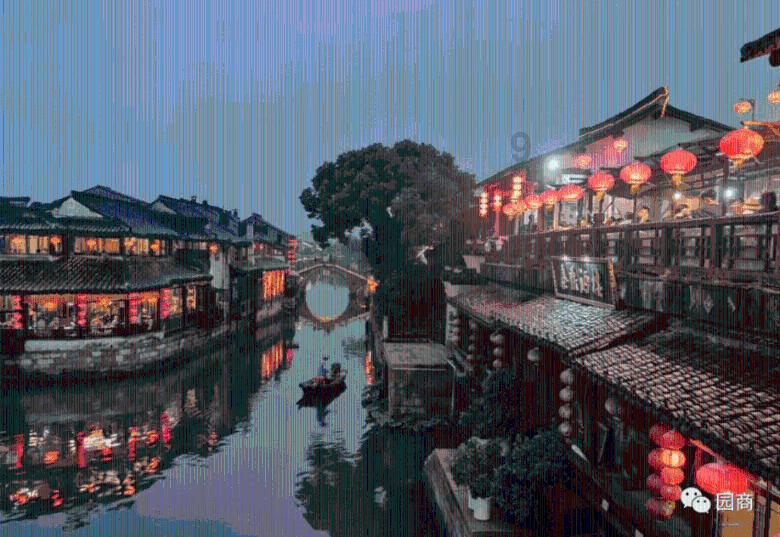 一楼业主霸占公共绿地 竟用铁栏杆圈起来修花园!