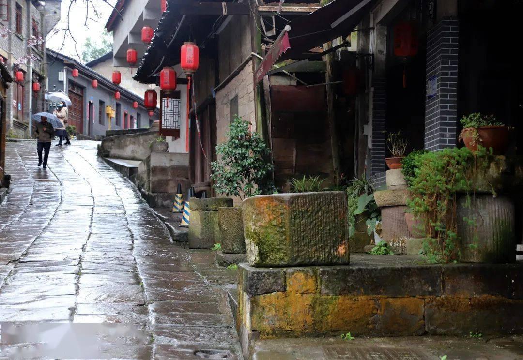 买牙膏时,3种牙膏不建议购买,或有潜在癌症风险,你家买了吗?